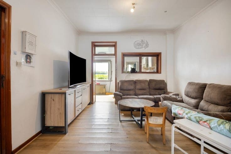 Woning met potentieel en uitzicht op de velden
