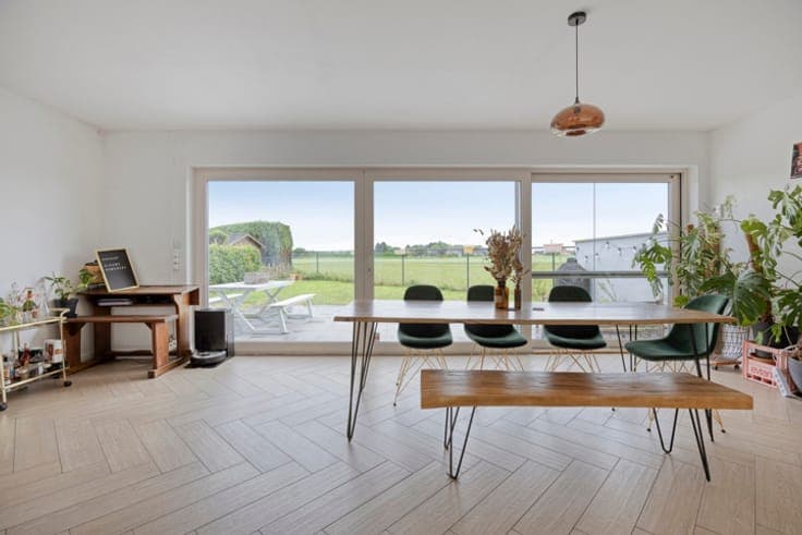 Villa with South-Facing Garden Near the Centre of Huldenberg