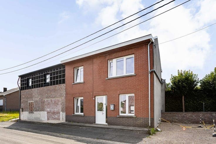Move-in Ready 3-Bedroom Home with South-Facing Garden