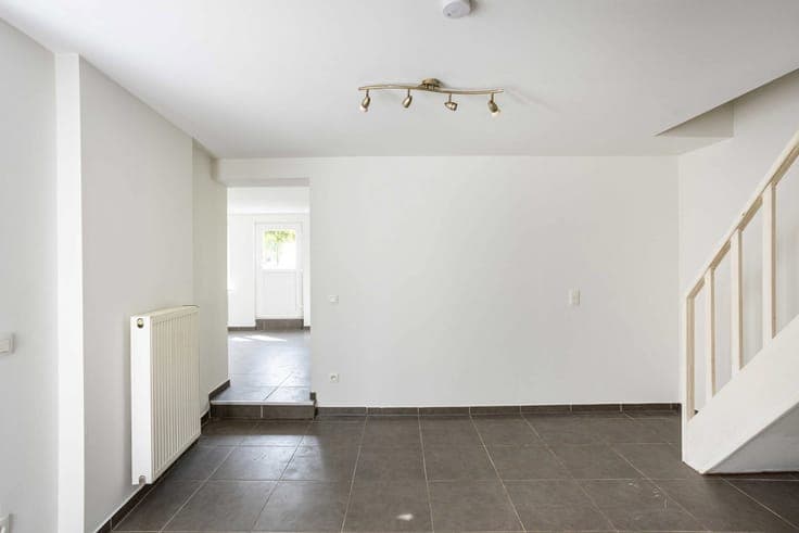 Move-in Ready 3-Bedroom Home with South-Facing Garden