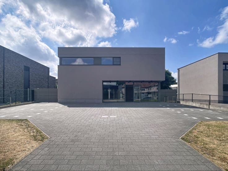 Mixed-use property offering a wide range of possibilities