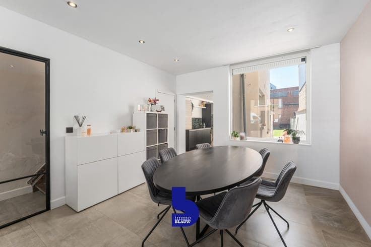 Prachtig gerenoveerde woning met riante tuin