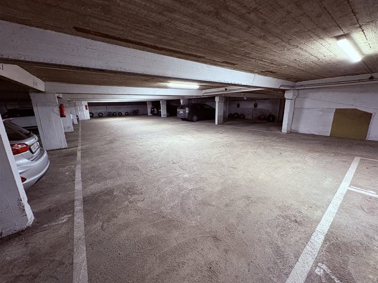 Luxor Parking: 60 parking spaces 5 motorcycle spaces 1 stora