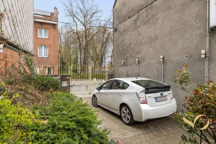 Master house 228 m² on a 300 m² plot!