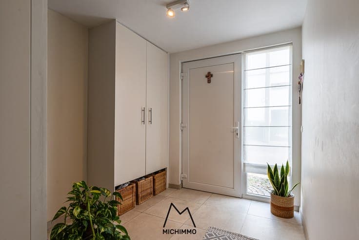 Knap gerenoveerde en goed onderhouden woning met zwembad!
