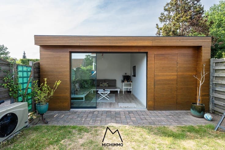 Knap gerenoveerde en goed onderhouden woning met zwembad!