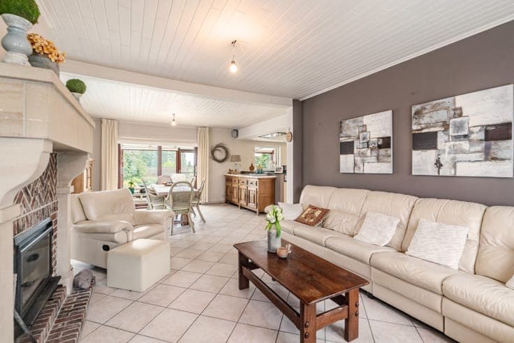 4-bedroom house with garden and garage for sale in Roosdaal