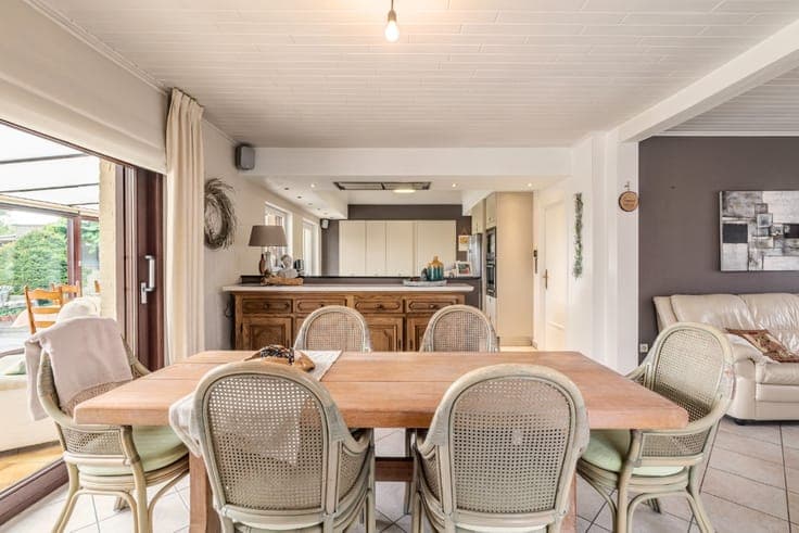 4-bedroom house with garden and garage for sale in Roosdaal