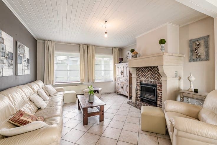 4-bedroom house with garden and garage for sale in Roosdaal