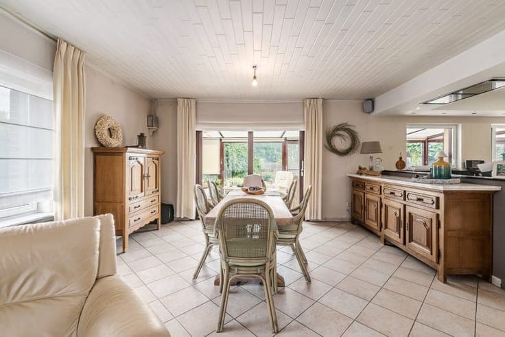 4-bedroom house with garden and garage for sale in Roosdaal