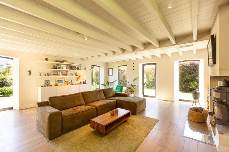 Exclusive villa set in greenery – 3,296 m² 🌿