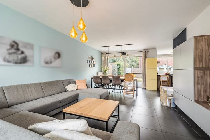 RECENT, ENERGY-EFFICIENT FAMILY HOME IN LIEVEGEM