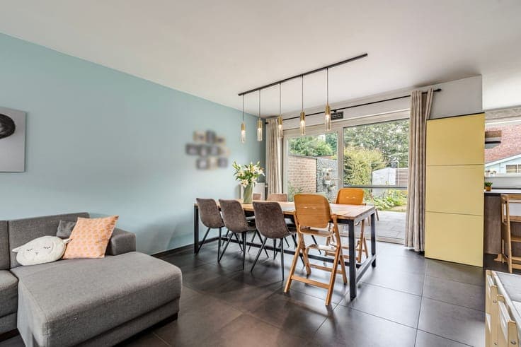 RECENT, ENERGY-EFFICIENT FAMILY HOME IN LIEVEGEM