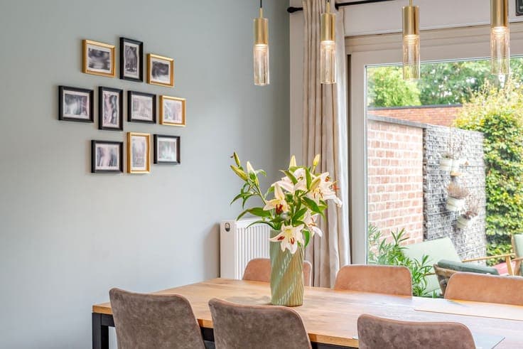 RECENT, ENERGY-EFFICIENT FAMILY HOME IN LIEVEGEM