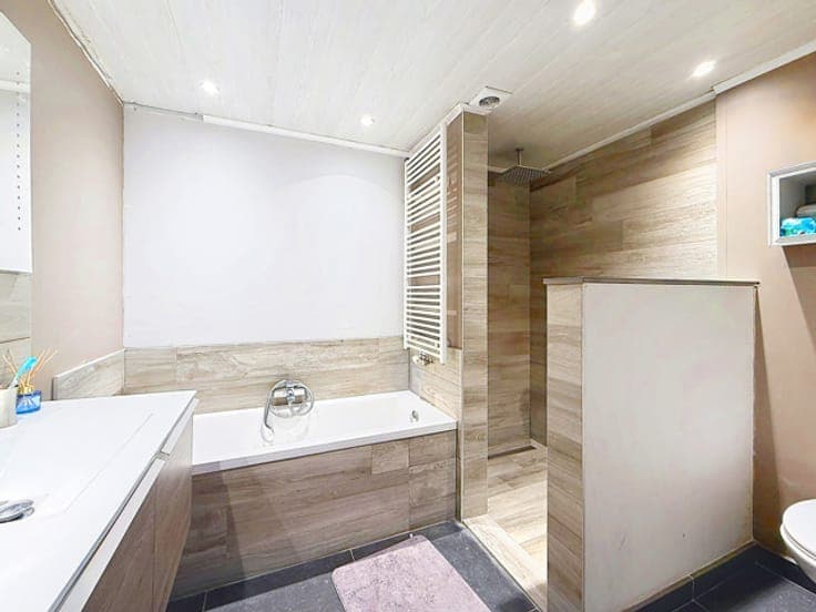 Renovated house, 3 bedrooms with garden