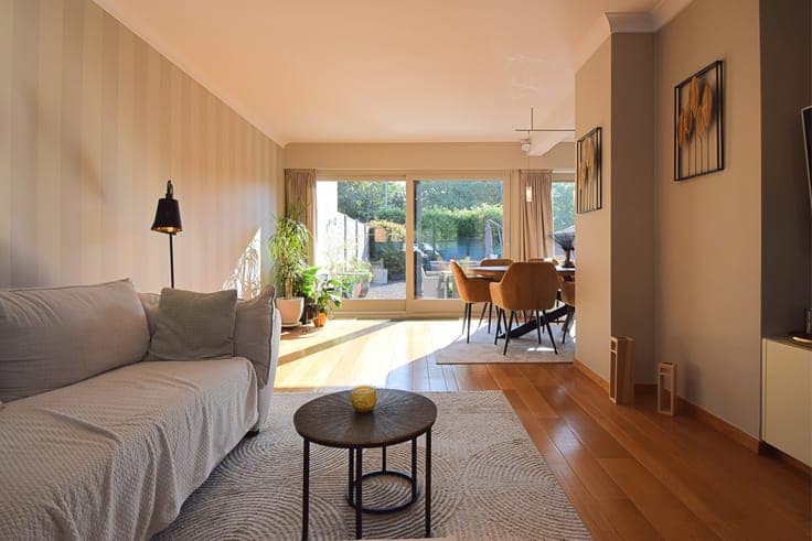 Stijlvolle, perfect instapklare half open bebouwing met o...
