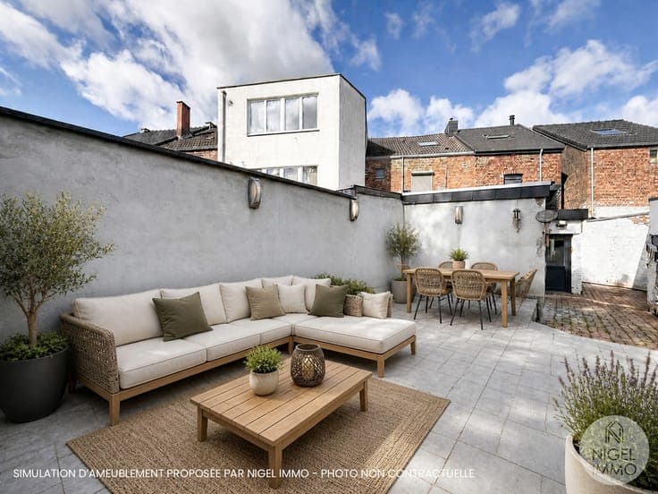 3 façades, proche de tout, 3CH + bureau, bel extérieur.