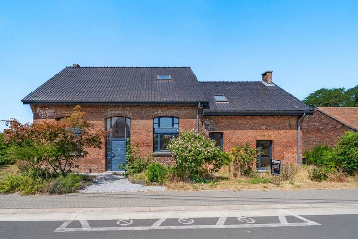 Sale - Villa Le Roeulx - 500,000 €