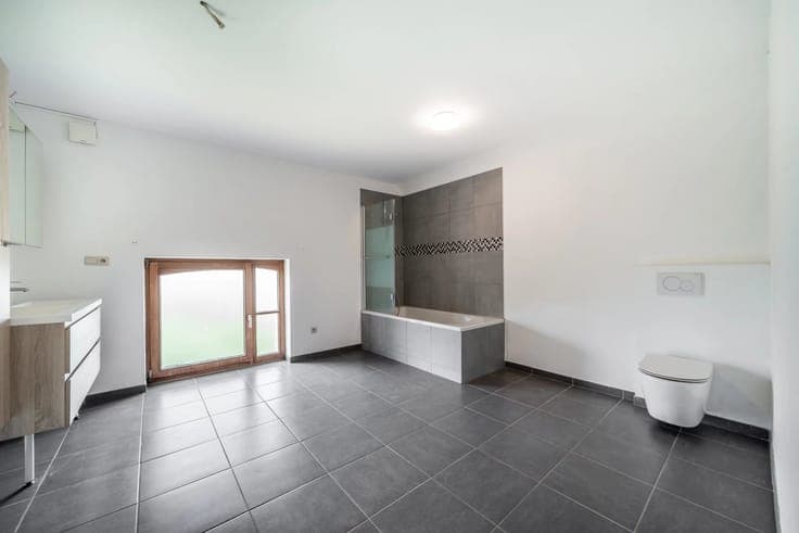 Sale - Villa Le Roeulx - 500,000 €