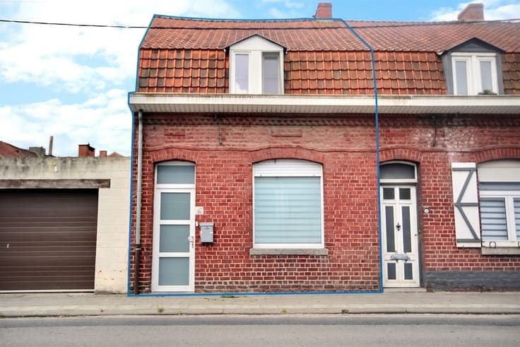 Jolie maison quatre chambres avec un jardin à Herseaux