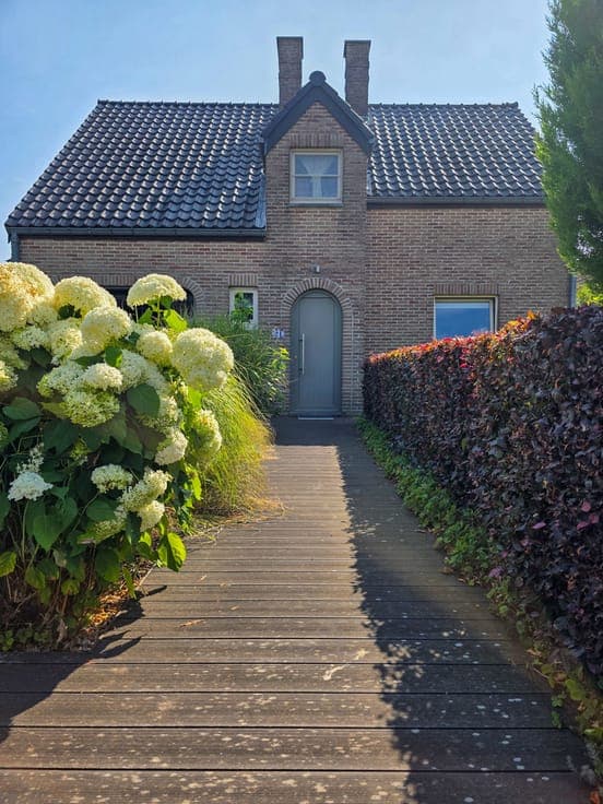 House in Pont-À-Celles Buzet