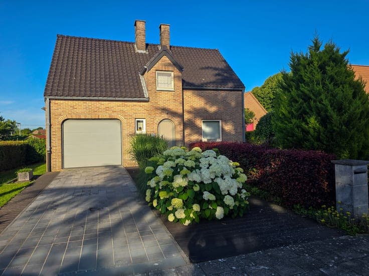 House in Pont-À-Celles Buzet