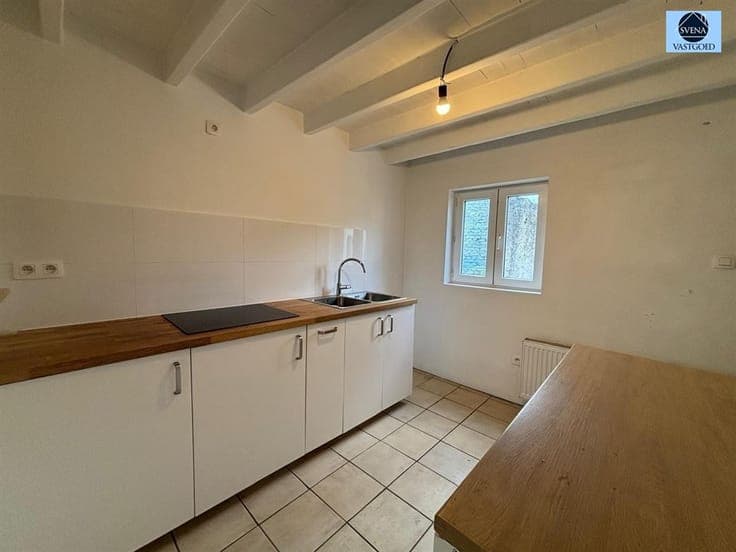 RUSTIC 3-BEDROOM HOME IN EVERBEEK