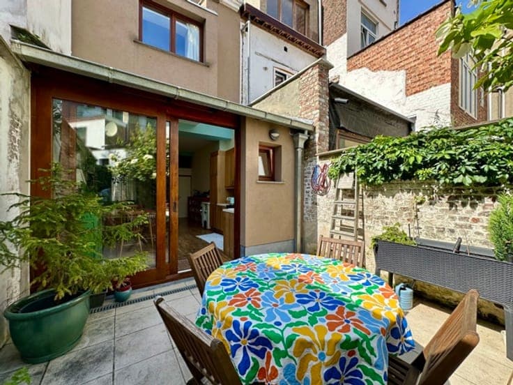 Charmante maison 3 ch. avec cour à Saint-Gilles
