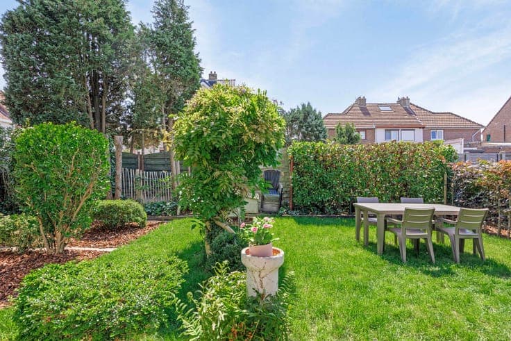 Semi-detached house with garden & parking | Halle | EPC D