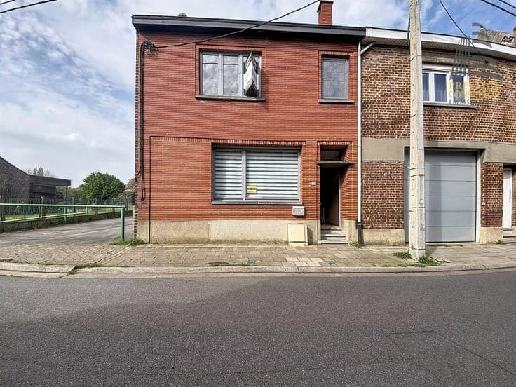 BEAUTIFUL 4-BEDROOM SINGLE-FAMILY HOME WITH A GARDEN !!!