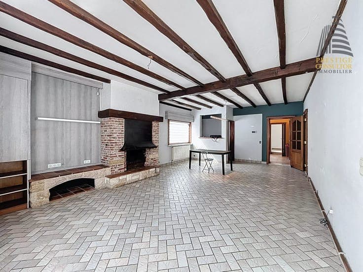 BEAUTIFUL 4-BEDROOM SINGLE-FAMILY HOME WITH A GARDEN !!!