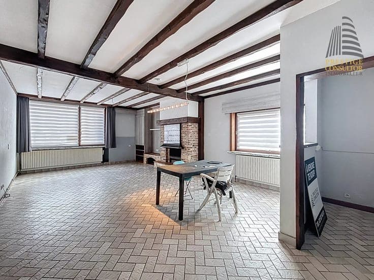 BEAUTIFUL 4-BEDROOM SINGLE-FAMILY HOME WITH A GARDEN !!!