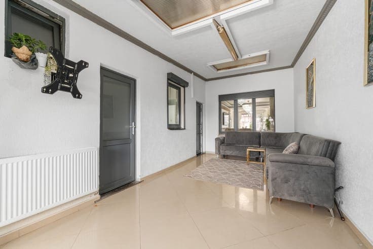 Spacious townhouse in Sint-Niklaas
