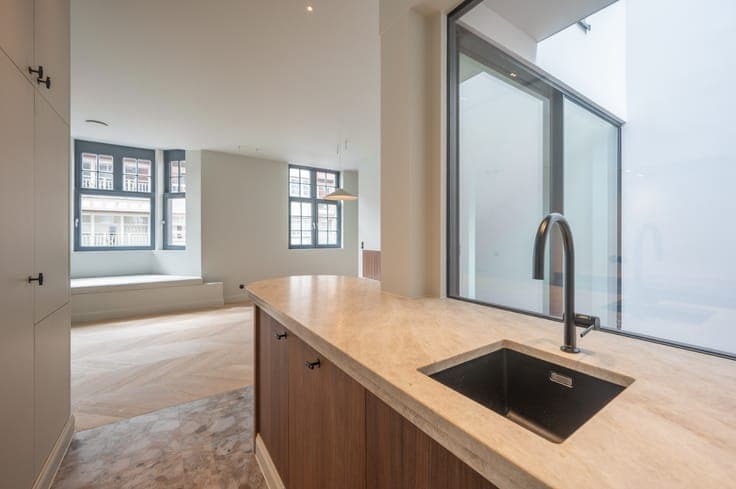 Luxueus afgewerkte nieuwbouwwoning met 4 slaapkamers op e...