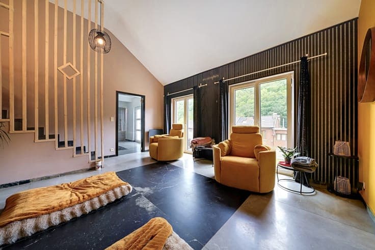 Renovated Bungalow with Warehouse