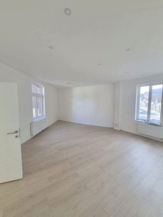 Fully Renovated Single-Family +/-125m²