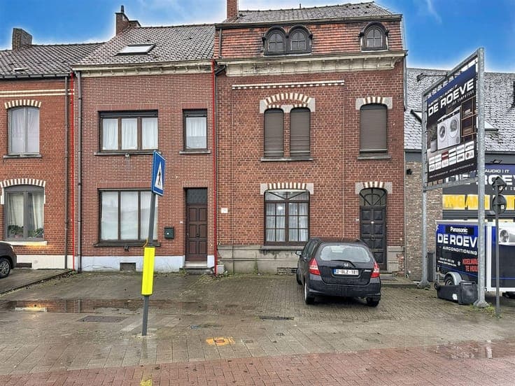 Charming 3-bedroom home with city garden, just steps from th