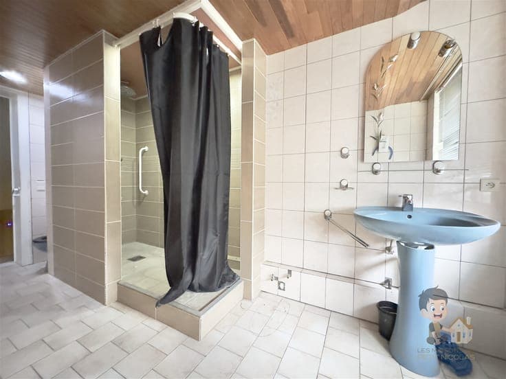 3-unit investment property