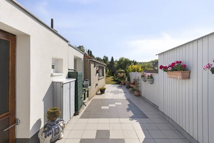 Spacious 3 bedroom townhouse with large garden in Veurne