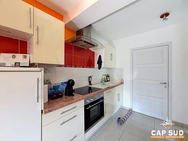 Semi-detached property with 3 apartment