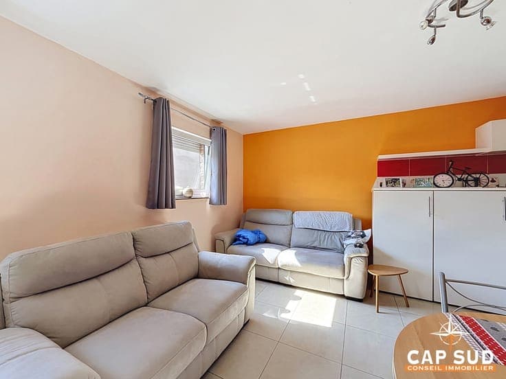 Semi-detached property with 3 apartment