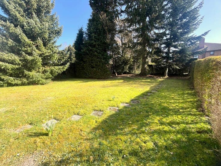 FORT JACO- villa with South garden &great potential