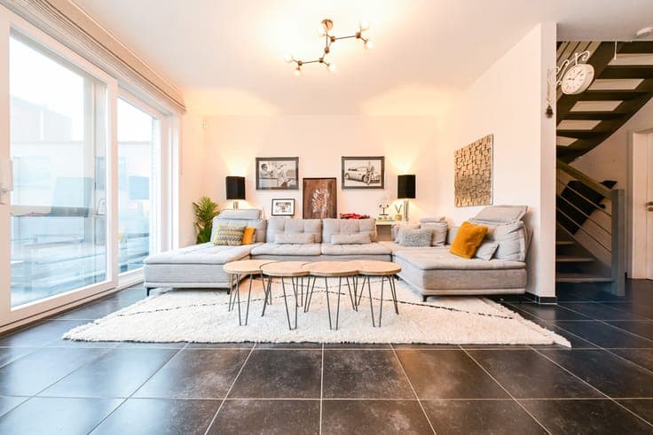 MAGNIFICENT 3-BEDROOM HOUSE WITH GARDEN AND GARAGE