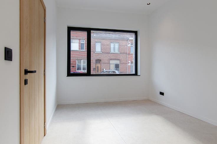 Geslaagde totaalrenovatie met 4 slaapkamers, 2 badkamers,...
