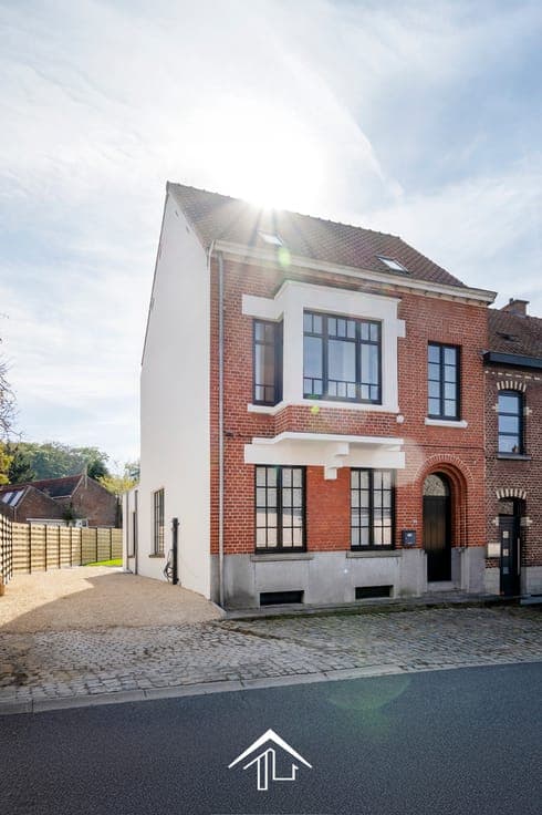 TOWNHOUSE IN LOUISE-MARIE: FIRST VIEWING ON SATURDAY, 18 OCT