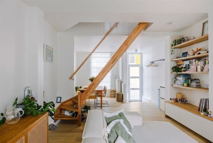 Instapklare woning met drie slaapkamers en gezellige buitenk