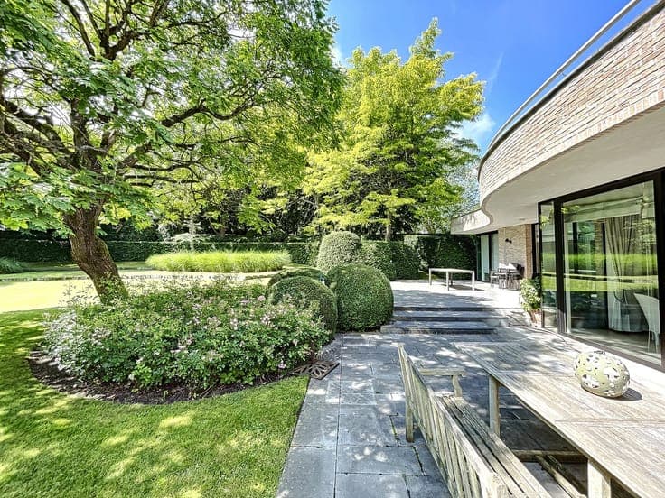 Exceptional property on a 28-acre land