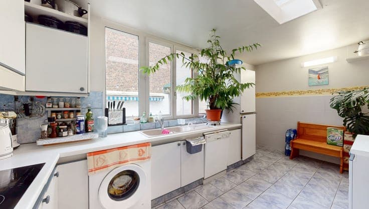BEAUTIFUL SINGLE-FAMILY HOME TO BE RENOVATED