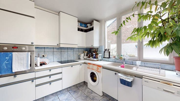 BEAUTIFUL SINGLE-FAMILY HOME TO BE RENOVATED