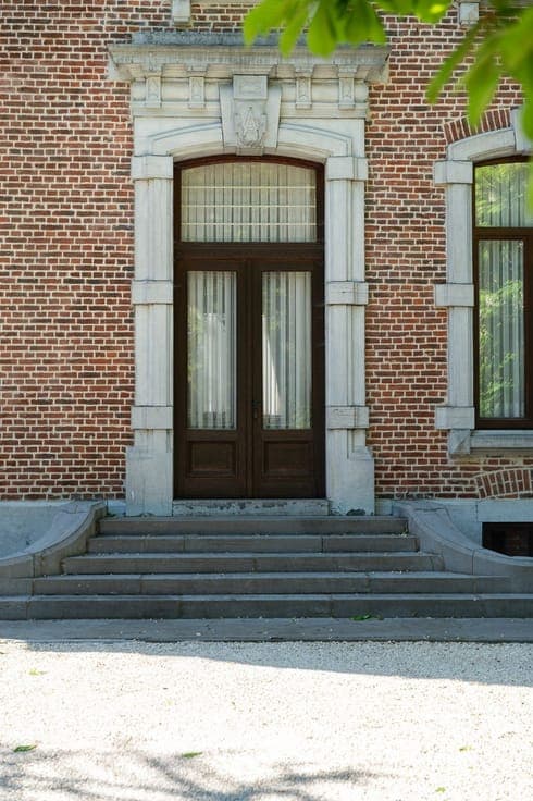 Brussels South Charleroi - Renovated 19th-century château w